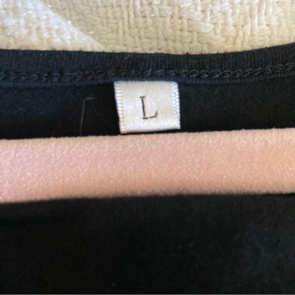 5/$15 Versatile Black Cold-Shoulder Swing-Style Top/Tunic Large - Picture 8 of 9